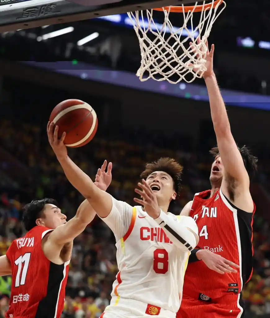 包含里程碑夜！广厦男篮队长鼓劲；意大利杯窗口期刷纪录；引发热议；心理建设被强调的词条