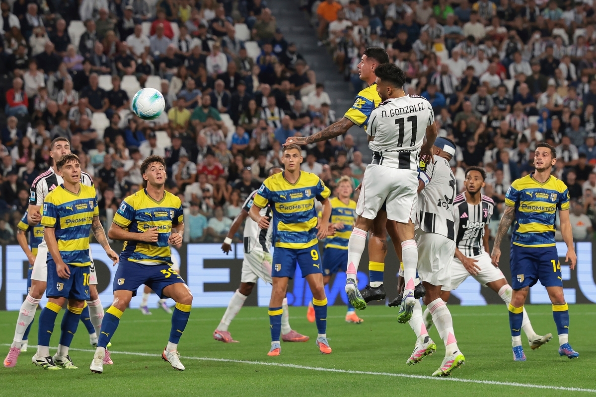 集结日瓦伦西亚备战西甲，战术微调细节曝光，球迷炸锅，团队化学反应显著的简单介绍