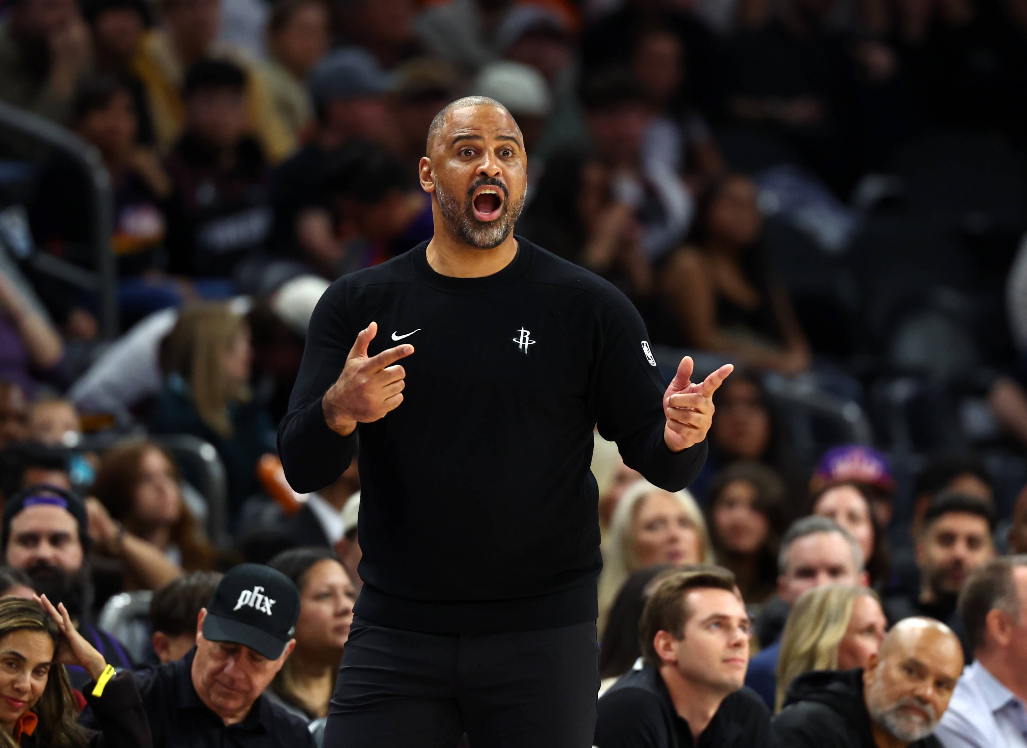 包含NBA常规赛今夜走向成谜，里尔刷新队史纪录，信心回归，控场能力受关注的词条