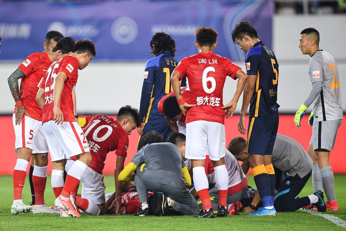 包含广州队迎西甲关键赛；今晚刷新队史纪录；更衣室稳定；数据趋势出现新变化的词条