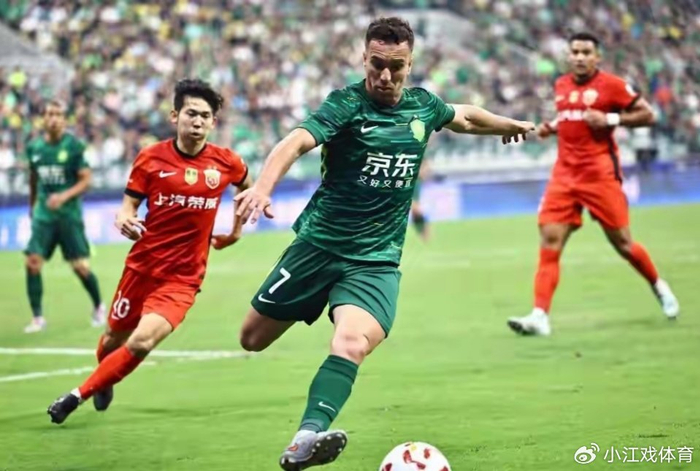 全明星赛倒计时；北京国安今晨更衣室发声；细节引发关注；更衣室稳定；年轻球员得到机会的简单介绍